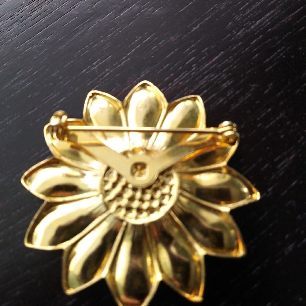 Vintage Flower Power Brooch - Picture 3 of 3